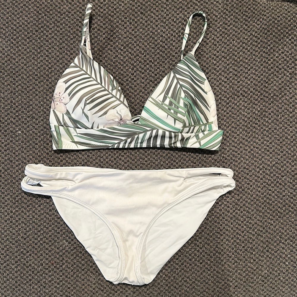 Garage bikini set. Size medium